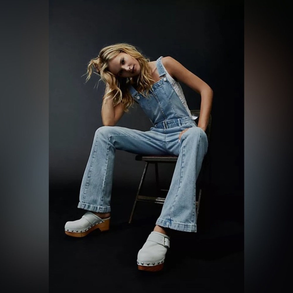 Free People We The Free Camilla Overall‎ Slim Bootcut Fit Light Wash Size Small